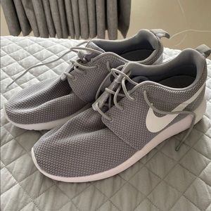 Mens 8.5 roshe